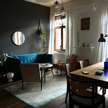 D7 Apartment-2
